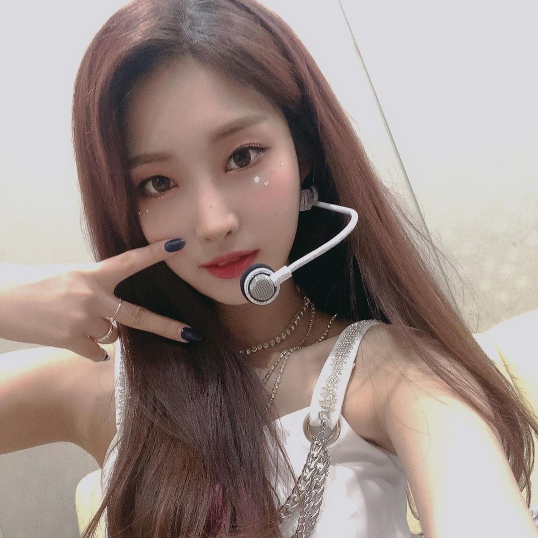 qsihyeon's tweet photo. [𝟐𝟎𝟎𝟔𝟐𝟐]

          #⃝김시현          

<KCON:TACT 2020 SUMMER>
오늘의 에버글로우💜
#EVERGLOW #에버글로우 #kcon
#KCON2020 #LetsKCON247
#시현 https://t.co/eGxoGIVz5T