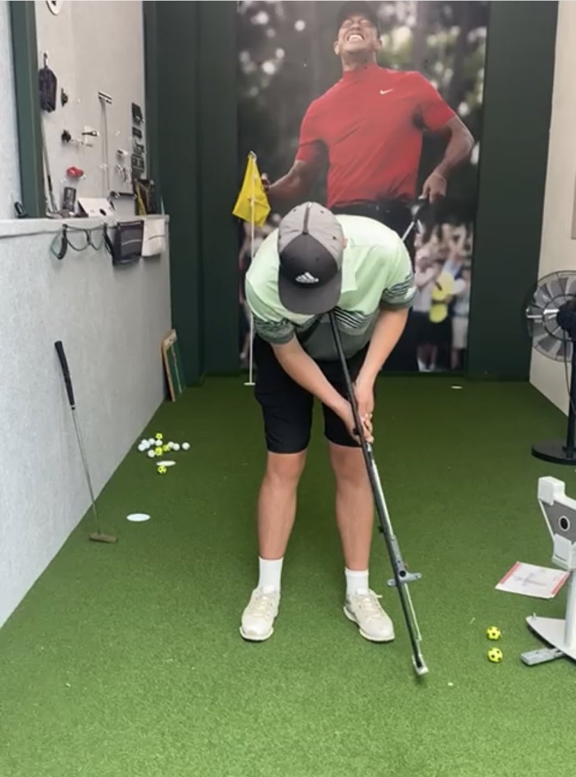 LeeHayward9's tweet image. @lewyplaysgolf24 learning new skills with @PuttingHub, his first session and what a difference for his dented confidence with the putter, thanks Ollie he loved it 👊🏼
#puttingmatters