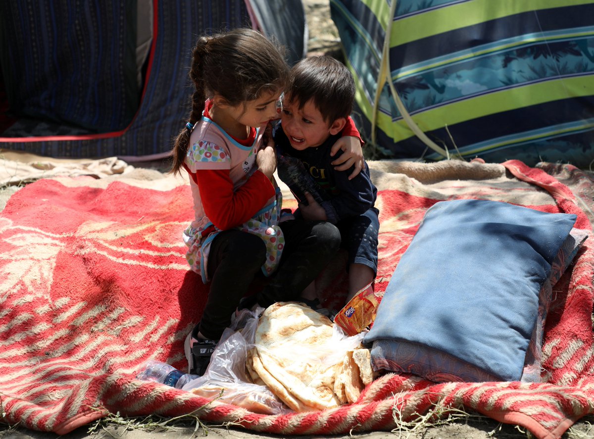 ajplus's tweet photo. The Taliban captured 10 regional capitals in Afghanistan in a week. U.S. officials say it could take Kabul in 90 days.

The U.S. is withdrawing its forces and support for the Afghani army. The Taliban's advance has displaced ~390,000 people, with retaliatory attacks on civilians. https://t.co/VuRYJr7exh