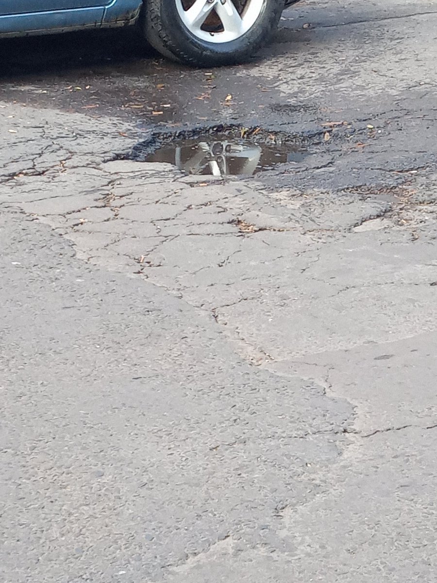 LIGIAALFAROFONS's tweet photo. @BJAlcaldia nos ayudan con este mini socavón en Cádiz entre Navarra y Galicia en la Colonia Álamos ya esta causando accidentes @locatel_mx @SolucionesBJ https://t.co/W5OhcgKCtD