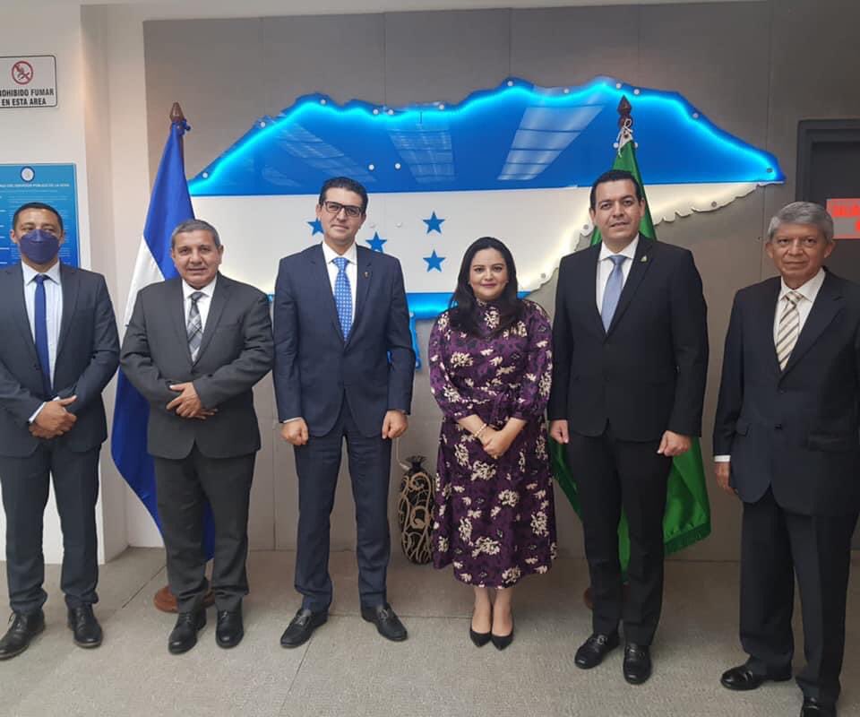 Con el propósito de establecer lazos de amistad me reuní con el Embajador de Arabia Saudita concurrente en Mexico Haytam Al Malki, para llevar a cabo un proyecto de reforestación de 40 mil hectáreas de bosque en ambos países. #UNACIFOR continúa ampliando sus lazos de cooperación.