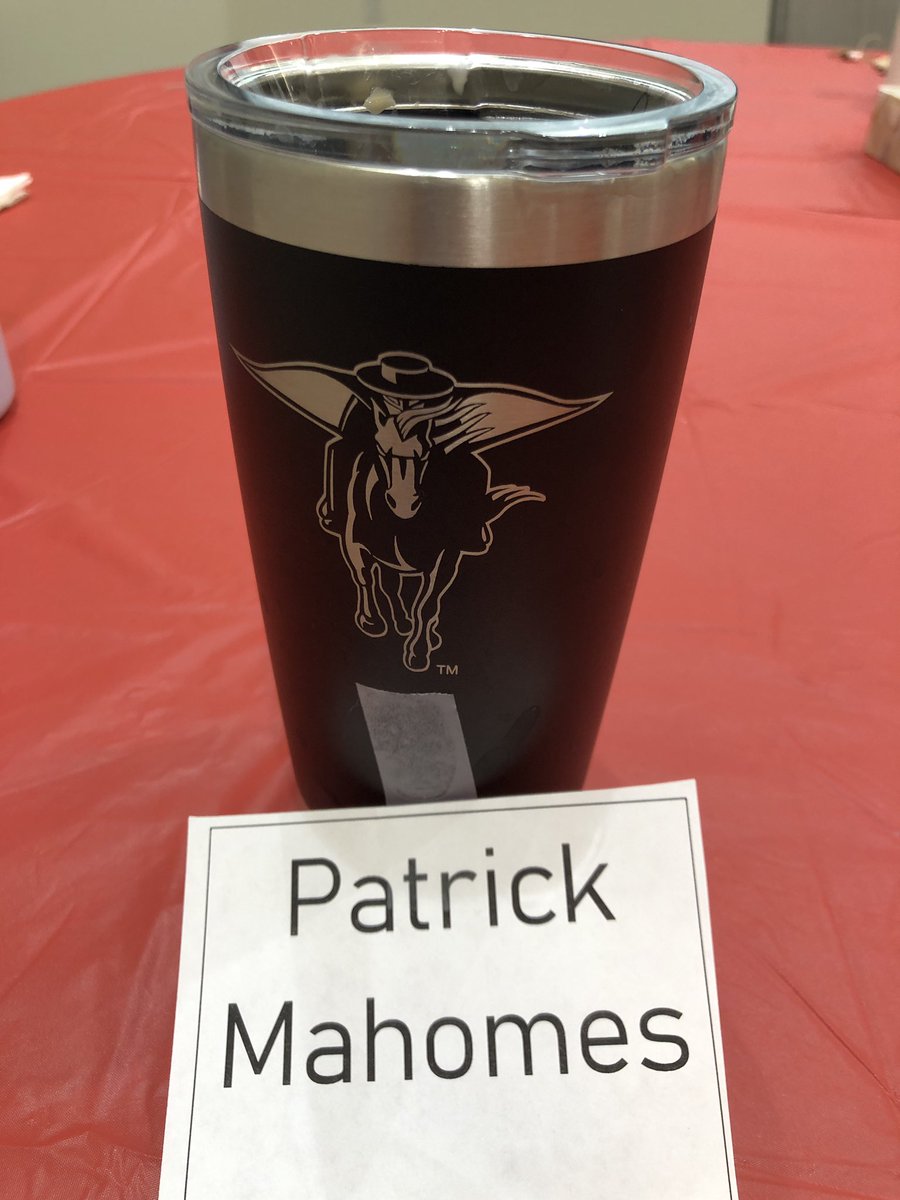 LadyR8RS's tweet photo. @TexasTech Student Health Kickoff meeting this morning. I got to rep @PatrickMahomes in The Who Am I game!  ❤️🖤❤️💛 Students we are here for you! https://t.co/ybABi7muWL