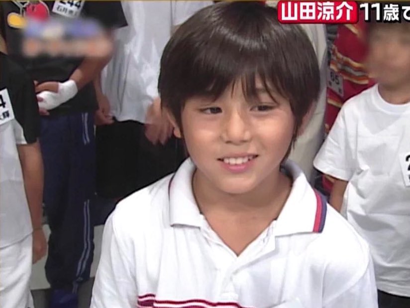 𝐏𝐮𝐫𝐮ˎˊ たったの11歳で大好きなサッカー に釣られてジャニーズ事務所に応募され芸能界という厳しい世界に入り 大人にアピールしなきゃ生き残れない と覚悟を決めてやってきた山田くん ほんとうならお友達と沢山遊びたかっただろう時期に 本当に凄いよね