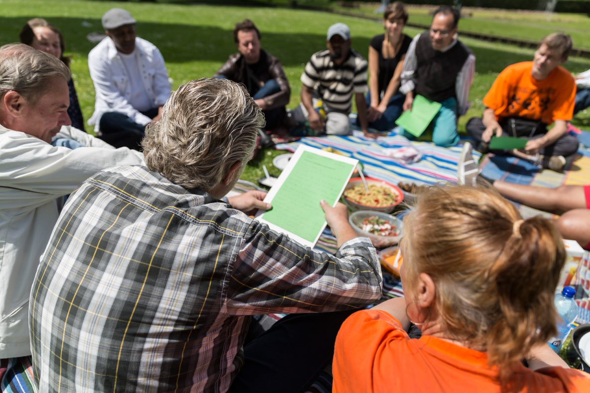 VSBfonds is op zoek naar bewonersinitiatieven en welzijnsorganisaties die experimenteren met samenwerken voor de buurt. Tot en met 15 september 2021 kun je een kort voorstel voor een experiment indienen.

vsbfonds.nl/mens-maatschap…