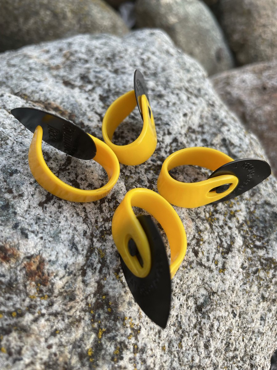 Fred Kelly Bumblebee Thumb Pick 

#GuitarPicks #ThumbPick #Tone #Quality #Music #PickCollection