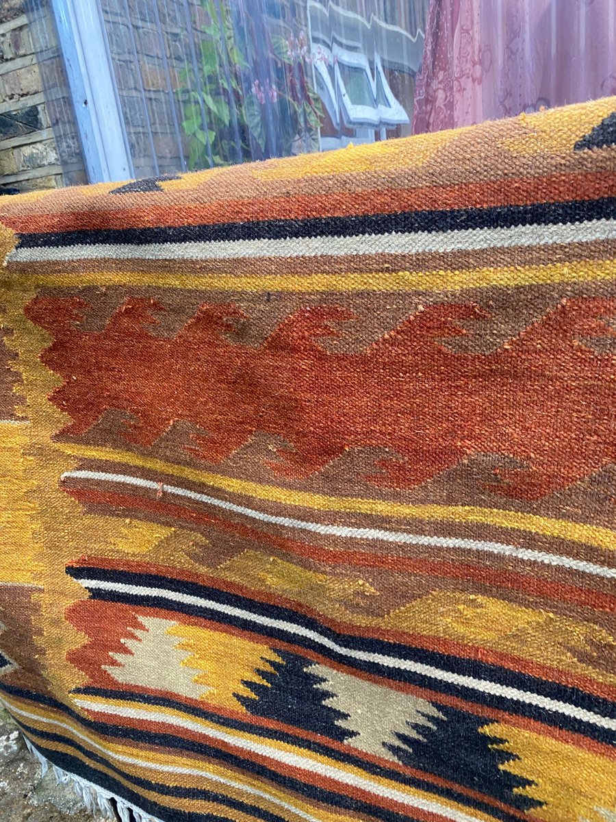 VassimAslam's tweet photo. Professional Rug cleaning 
Collect and return https://t.co/PB6V8Kod6H
