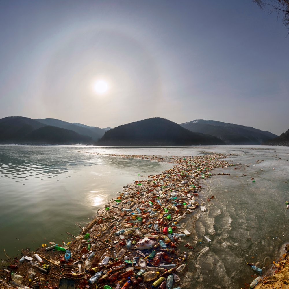 RestoreFoodware's tweet image. The average American produces almost 20 lbs of plastic garbage per month. If we continue down this path, who knows what lies on our horizon. It’s time to make a change.

#Plasticfree
#AirCarbon
#Jointhemovement