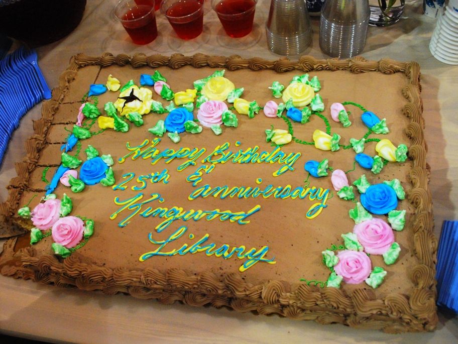 HCPLdigiarchive's tweet photo. The @KingwoodLibrary celebrated its 25th Anniversary back in 2008 with this yummy cake.
#Libraries #History #HarrisCounty #HarrisCountyHistory #Archives #Anniversary #Cake https://t.co/flSQIyPIYn