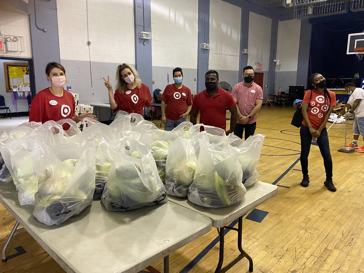 Thank you <a href="/GoddardRiv/">Goddard Riverside #JustPay</a> for letting us help out today! ❤️🎯