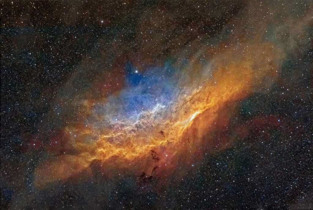 maximaxoo's tweet photo. Space: NGC 1499, the "California Nebula" in splendid colors by JP Metsavainio
https://t.co/H6EtPuTsW9 via #AstroAnarchy https://t.co/TvuSek8w7u