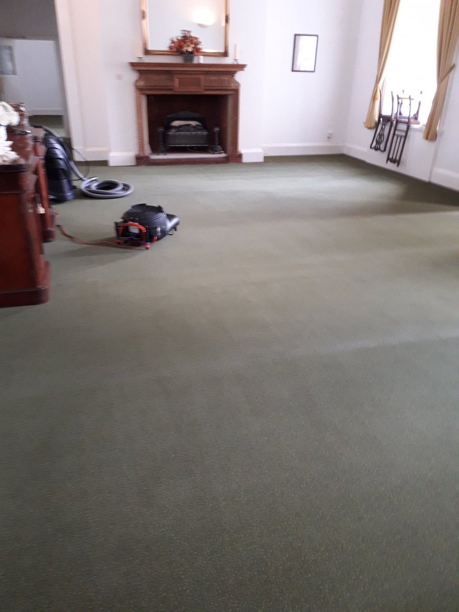 Carpet Cleaning in a large Entrance Hall.