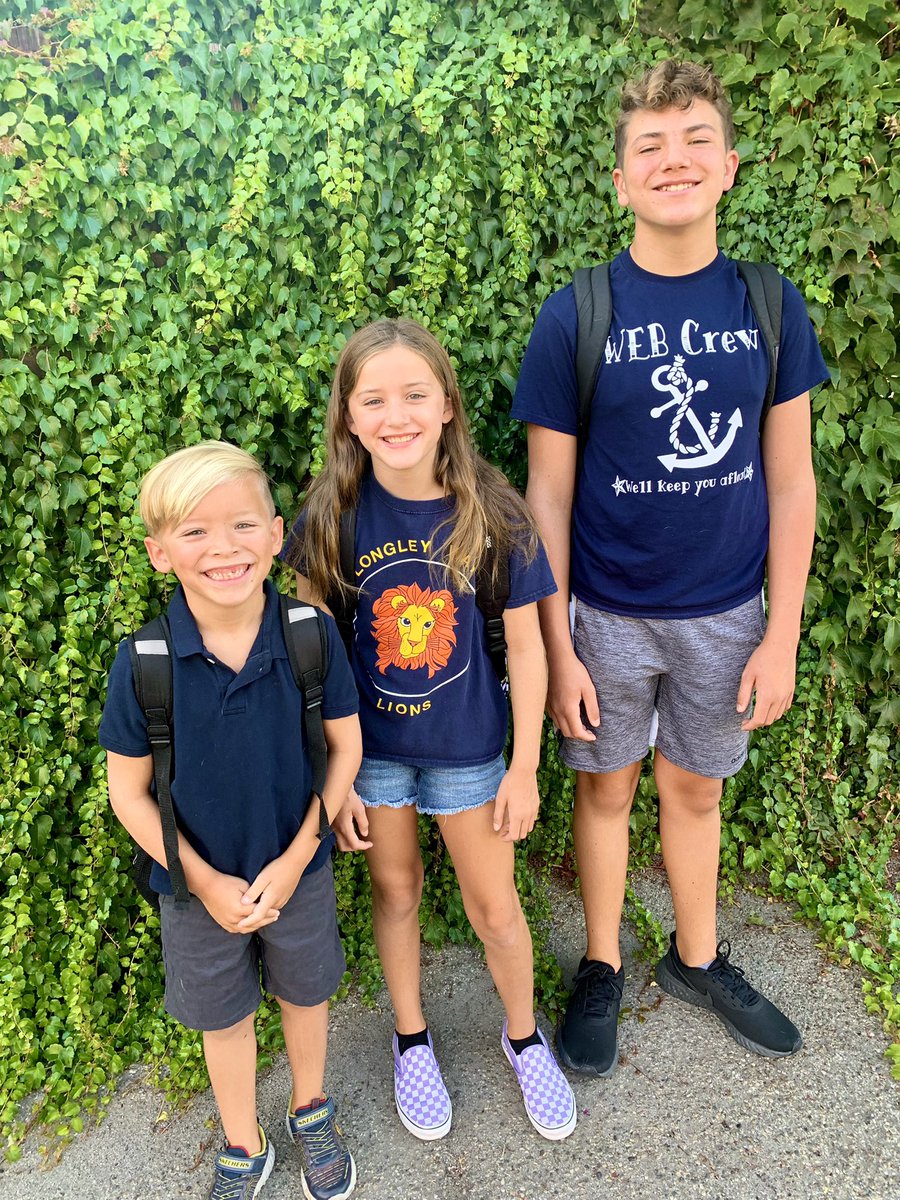 BrandyAcker1's tweet photo. Acker Family is ready for their #ArcadiaFirstDay @LongleyWayLions @LongleyWayPta @danamariners1 @benacker @ArcadiaUnified @willow507 https://t.co/4T8ngC9bvm