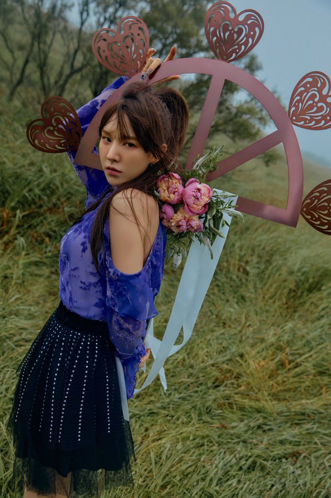 siblings_kim's tweet image. Took these beautiful photos out in a field I think they turned out gorgeous  #GWModels