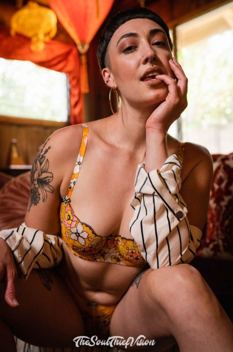 Follow my fan site NOW! *link in bio*