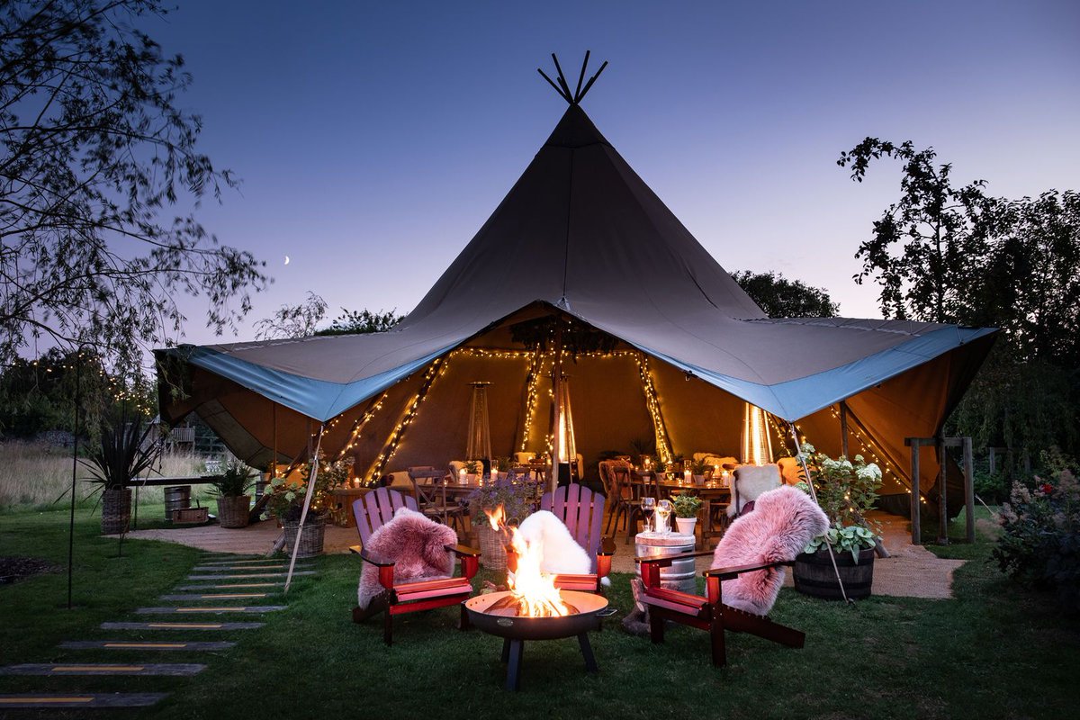 SUFFOLK’S BEST DESTINATION PUB // A huge congratulations to the team at <a href="/WWBarrow/">TheWeepingWillowPub</a>. Not only have they been crowned Suffolk’s Best Destination Pub by <a href="/muddystiletto/">muddyHQ</a>’s, but they are also nominated for a Great British Pub Award in the Best Pub Garden category! #excitingtimes