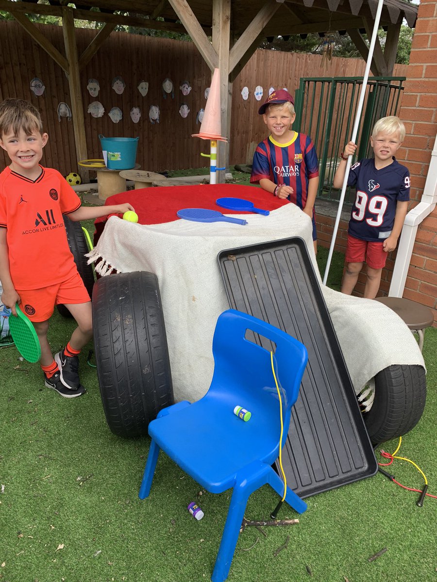 stmarys_prep's tweet image. Painting and den-building to finish the day off here at Holiday Club! #fun #notstopped