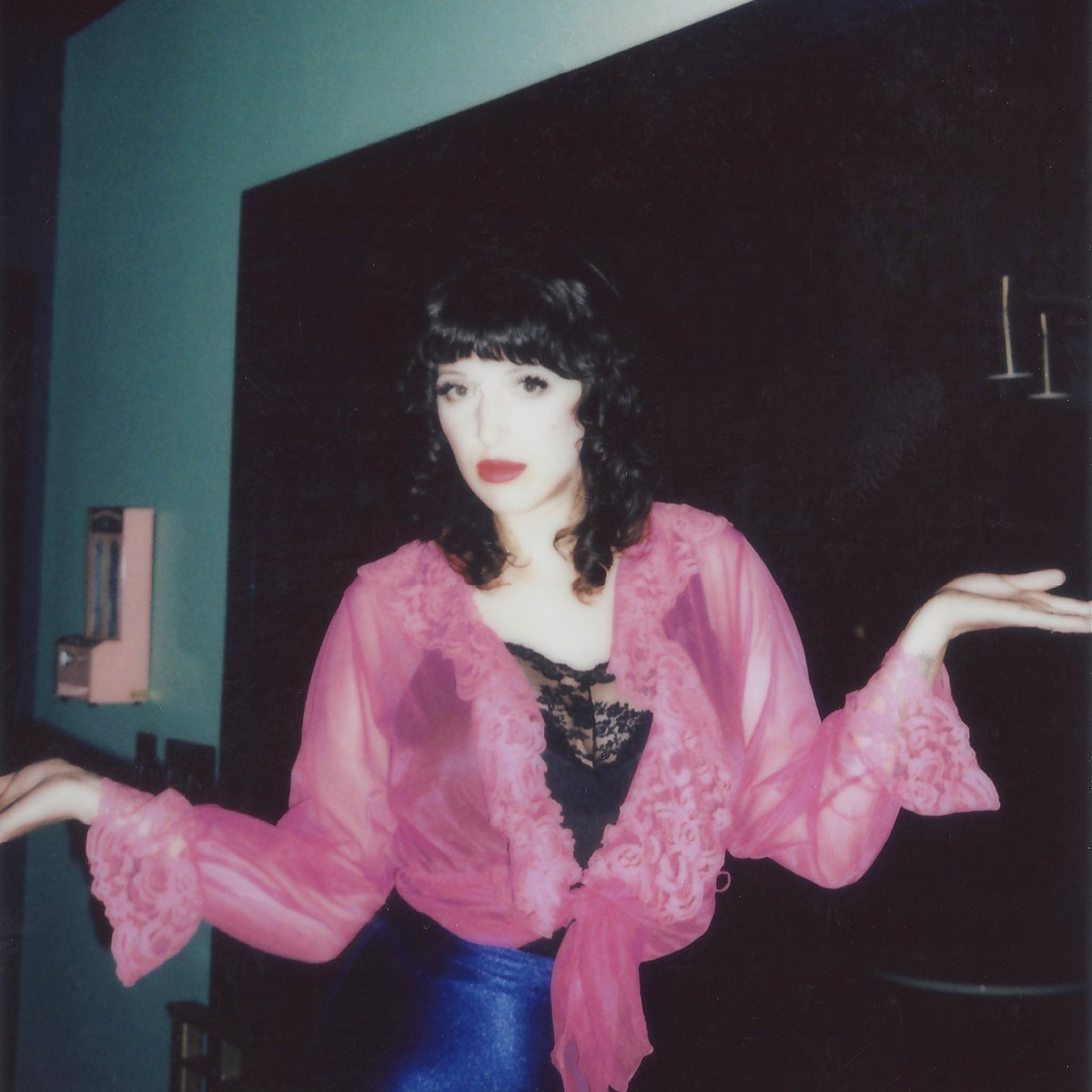 We will be in Boise for 3 outdoor shows this weekend - tonight (Thurs.) at Idaho Botanical Gardens and Sat/Sun at KIN . Unfortunately due to the rising rate of Covid infection we have postponed our indoor show in La Grande (Fri.) at HQ until we are sure we can do it safely.