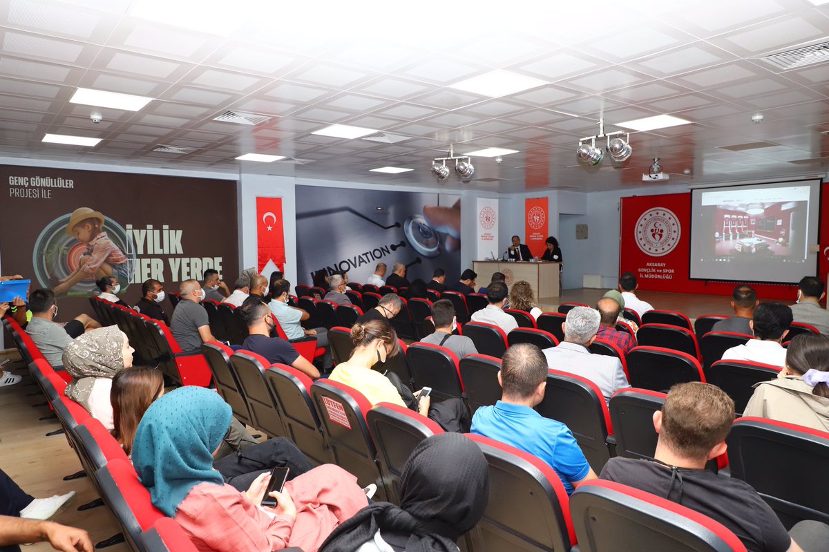 Aksaray_GHSIM's tweet photo. Bilgi İşlem Dairesi Başkanı Sn. Dr. İbrahim Semizoğlu, il müdürlüğümüz personeli ile GSB Bilişim Alt Yapı ve Hizmetleri Toplantısı ile Saha Çalışmaları bilgilendirme toplantısında bir araya geldi. https://t.co/s1fG0wXAo6