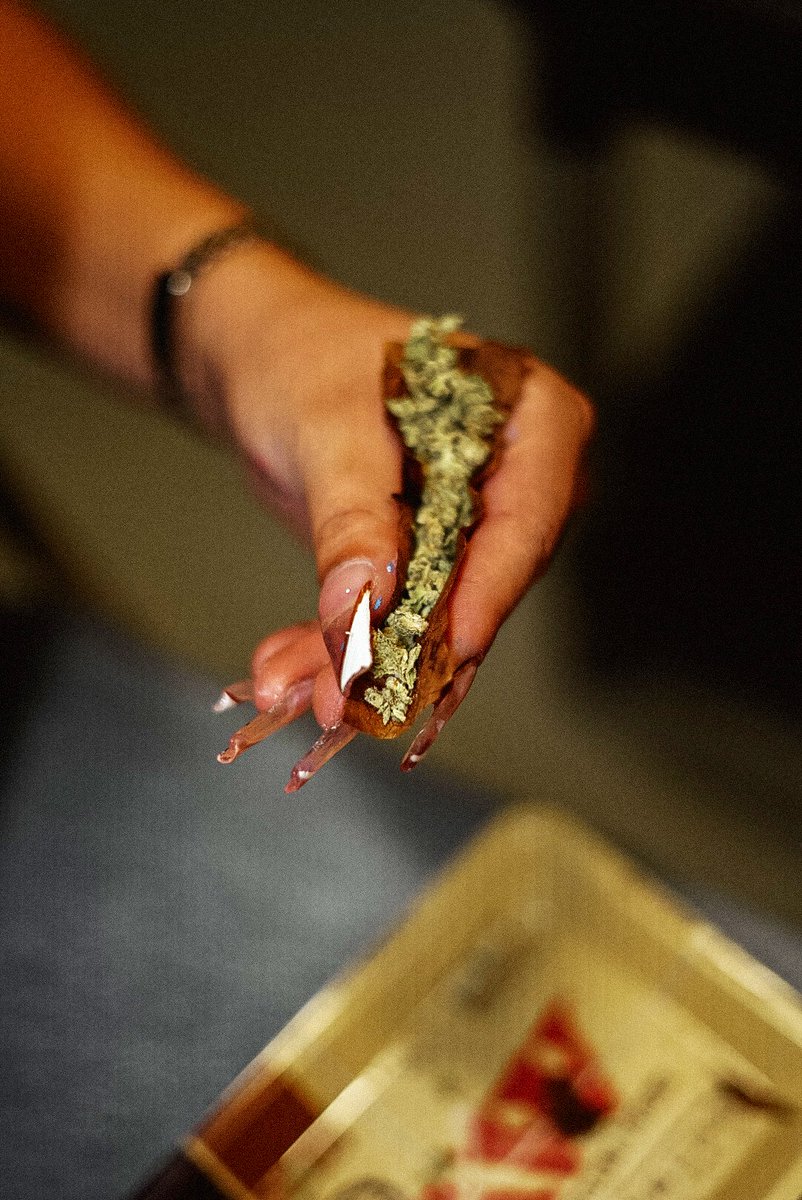 Cloud9aint's tweet photo. If you’re looking for a 4/20💨 friendly event to attend and have fun with your friends👯♂️ or your lover👩❤️👨, then look no further! 🎨🎨
Friday, August 20th. 2021
EVENT TIMES:
Session 1: (5PM - 7PM)
Session 2: (9PM - 11PM)
#Cloud9aint ❤️🔥🎨💨 https://t.co/XyEp7GM9f8