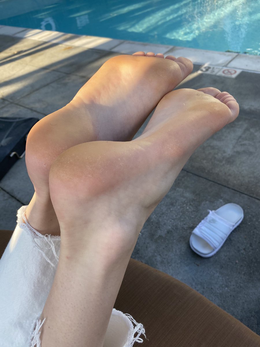 Banzersxx's tweet photo. Who wants to see my sisters feet after she’s been walking around the pool? Find me on https://t.co/61CONFEGU4 #soles #feet #solesandtoes #dirtyfeet #toes #foot #footfetısh https://t.co/CI26880fHb