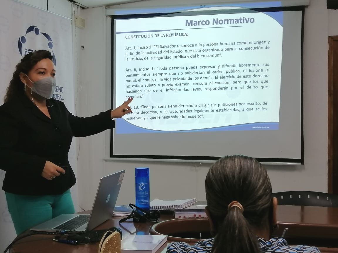 IsdemOficial's tweet photo. El ISDEM capacitó a los miembros del concejo municipal de San Juan Opico, en lo concerniente a la Ley de Acceso a la Información (LAIP)
#isdematuservicio
#LAIP https://t.co/dTjRHIi4Jj