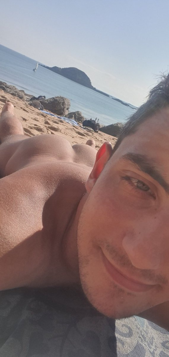 xForFun22's tweet photo. En Bretagne aussi on a de jolies plages naturistes 🌞🥰
Also in Britany there are some beautiful naturist beach 🌞🥰
#NakedBoy #GayBoy #NaturistBeach #GayNaked #GaySon #GayForDaddy https://t.co/28nZhn8mBo