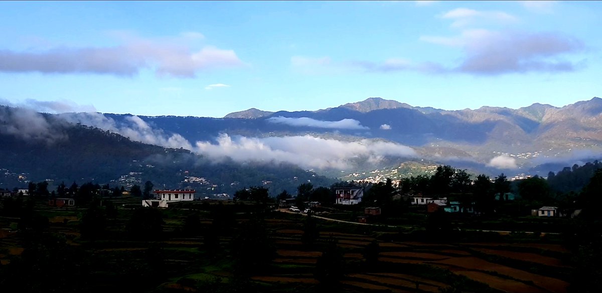 UKDaajyu's tweet photo. हुस्न पहाडों का https://t.co/IwwfLnnSCO