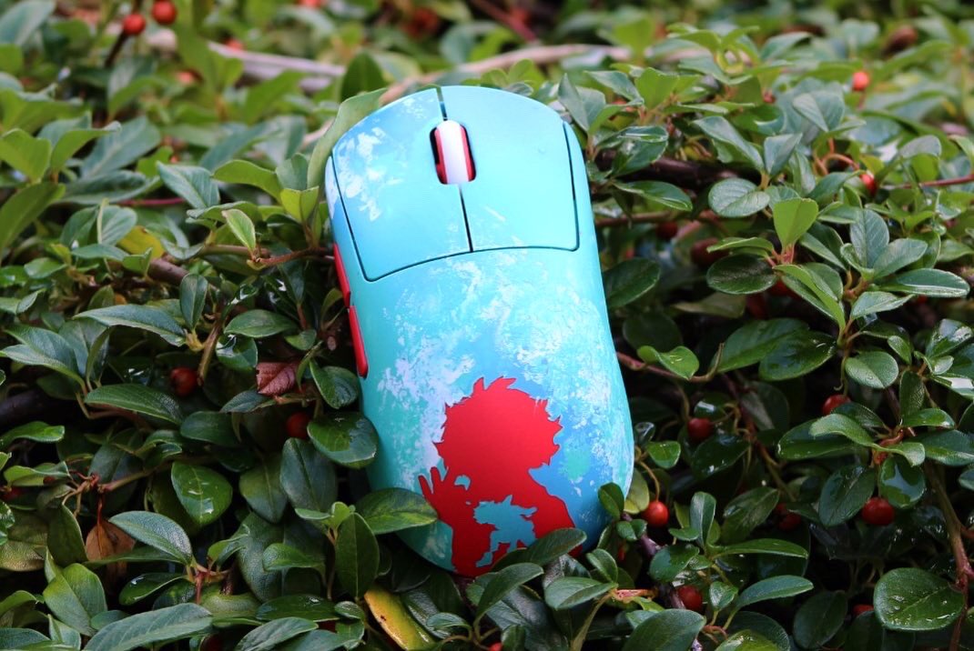 leonardodamouse's tweet photo. My version of GMK Deku on a mouse!
Mouse: @logitechg Superlight
Mods: Kailh GM8.0 and Tiger Ice skates from @AddiceInc
Theme: GMK Deku (couldnt find designer’s handle)
Mousemat: @blackriver35
Keyboard: @KeyKeyboards
Keycaps: ePbt Olivetti
#deku #mha #myheroacademia #dekuart https://t.co/rJtuHMB8pS
