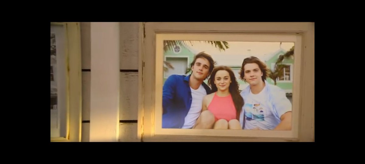 _alien_fromIPZN's tweet photo. The Fact #TKB3 is the Last part. It wasn't they way I guessed ! Painful to say a goodbye and why Noha and Elle didn't end up being together uggh. Painful π€§ #TheKissingBooth3 #Elle #lee #Noha #Marco #Itended. #Bye https://t.co/M8gpDPyhMX