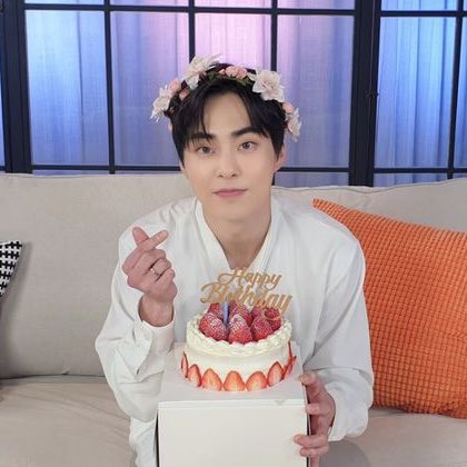 baozism_'s tweet photo. HAPPY ELSAS DAY 💙 Today marks our 6th year (if I’m not mistaken) since our sweetest Xiumin named us as his precious Elsa 💙 Since it’s our birthday, our wish if for your good health, safety and well being. We are always praying for you, Xiumin 💙 #HappyElsaDay #XIUMIN #시우민 https://t.co/Ehq2abiF21