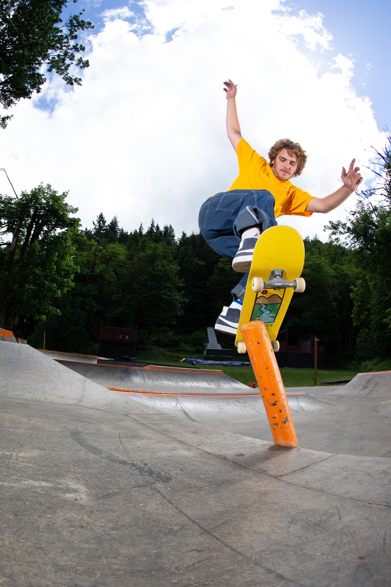 Team rider Noah Daniels jammin' in the River Mountain Collection.
tactics.com/search/river+m…