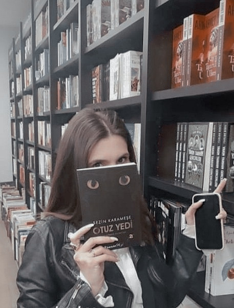 amoursezin's tweet photo. benzer işler 🥺 @sezinkaramese #sezinkarameşe https://t.co/fXhSp4FdVL