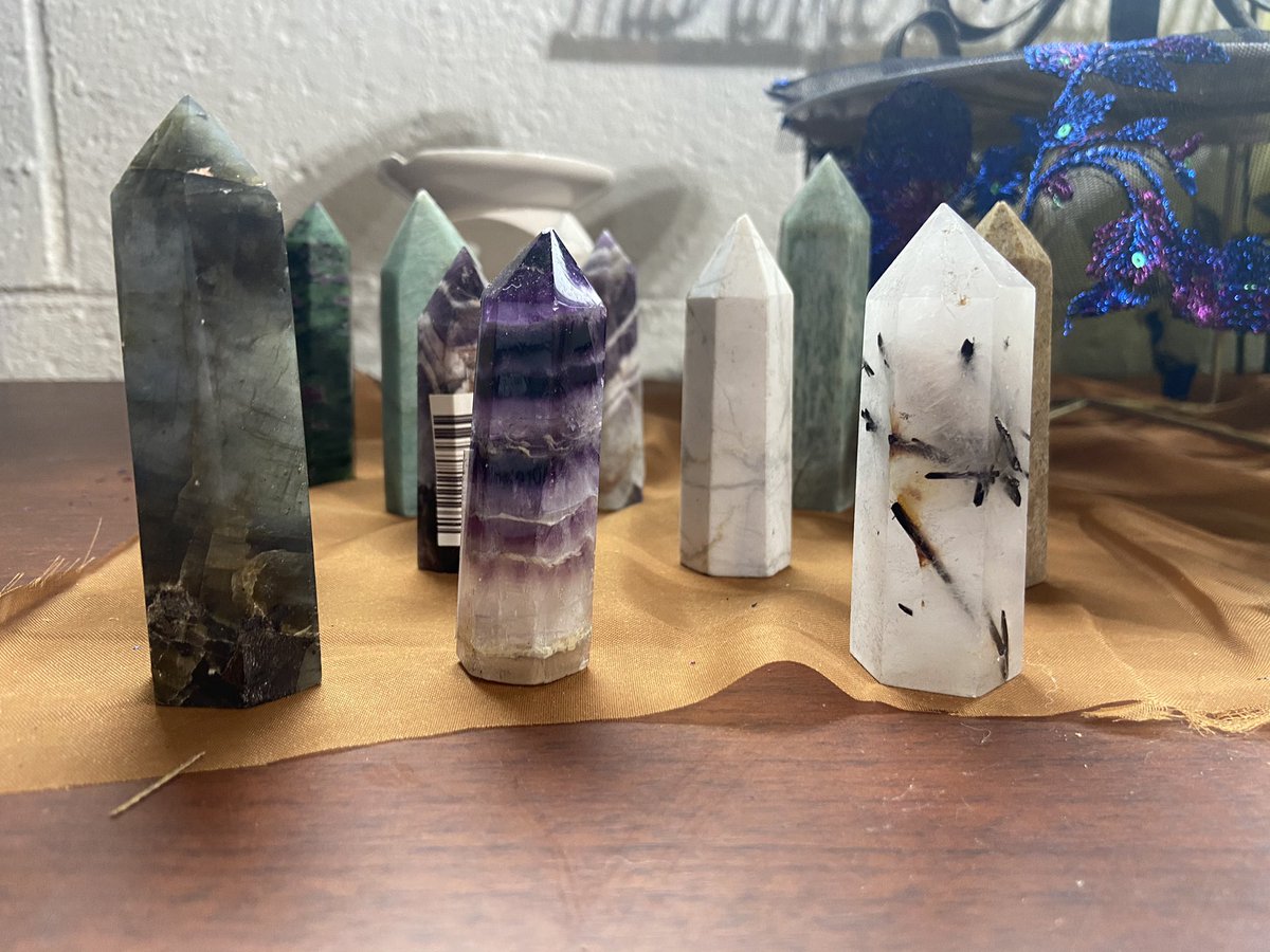 FortressNMore's tweet photo. Crystals need a home on a display! https://t.co/sVQJoxJZNG