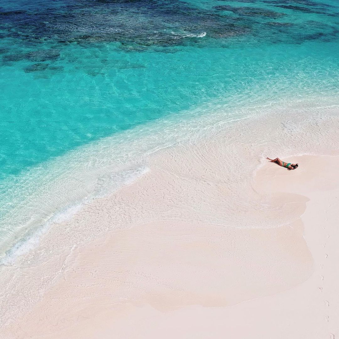 Anguilla_Trsm's tweet photo. Are you looking to book a trip to Anguilla, but don’t know where to begin? @cntraveller's @NicolaChilton has you covered so planning your vacation as relaxing as your stay. Check out a complete list for the perfect island itinerary. https://t.co/6i6O5iFLmU
📷: @ashleypurita https://t.co/BuF9PGkKP7