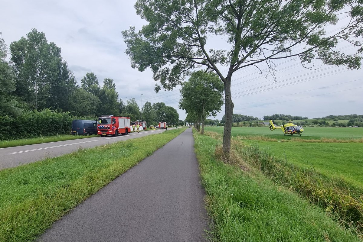 VIDEO | Politie vindt vermiste meisjes in auto tussen Wehl en Doetinchem, een van inzittenden is ter plekke overleden. ‘De collega hoorde een licht getik'