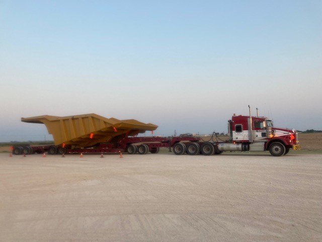 Mullen Unit 14001- Jimmy  Ecclestone on his way up from   Pharr TX to Ft Mac AB  over 25' Wide . Lots of miles and smiles for this old hand . #mullentruckingcorp    #heavyhaul  #trucking  #ourlifeisthehighway