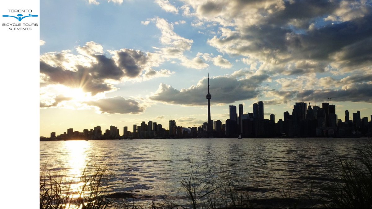 TorBikeTours's tweet photo. What a nice view😍 #activeTO #skyline #torontoview #lakeontario https://t.co/0xqWUPClFj