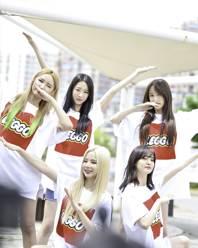 MALIBUCARIB's tweet image. #9yearswithexid 
🤍🤍🤍🤍🤍

Happy☻໌9th anniversary ☆+｡:.ﾟ

#EXID 
#Solji #LE #Hani #Hyelin #Jeonghwa