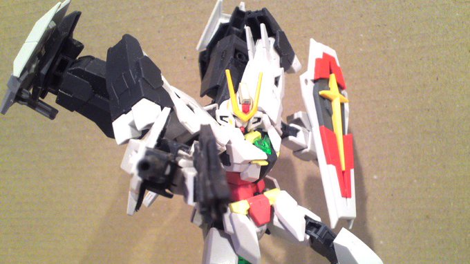 #見た人も無言で白い何かをあげる 