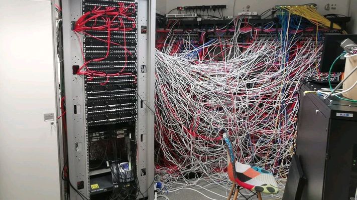 EthernetAllianc's tweet photo. Bad #cabling is bad. Our friends at @cablingmag are back with another round of #cableFAILs. All we can say is...don't do this. Please. https://t.co/aYUeiNuob6 #Ethernet #cablingmanagement https://t.co/hYm3uB2u4p