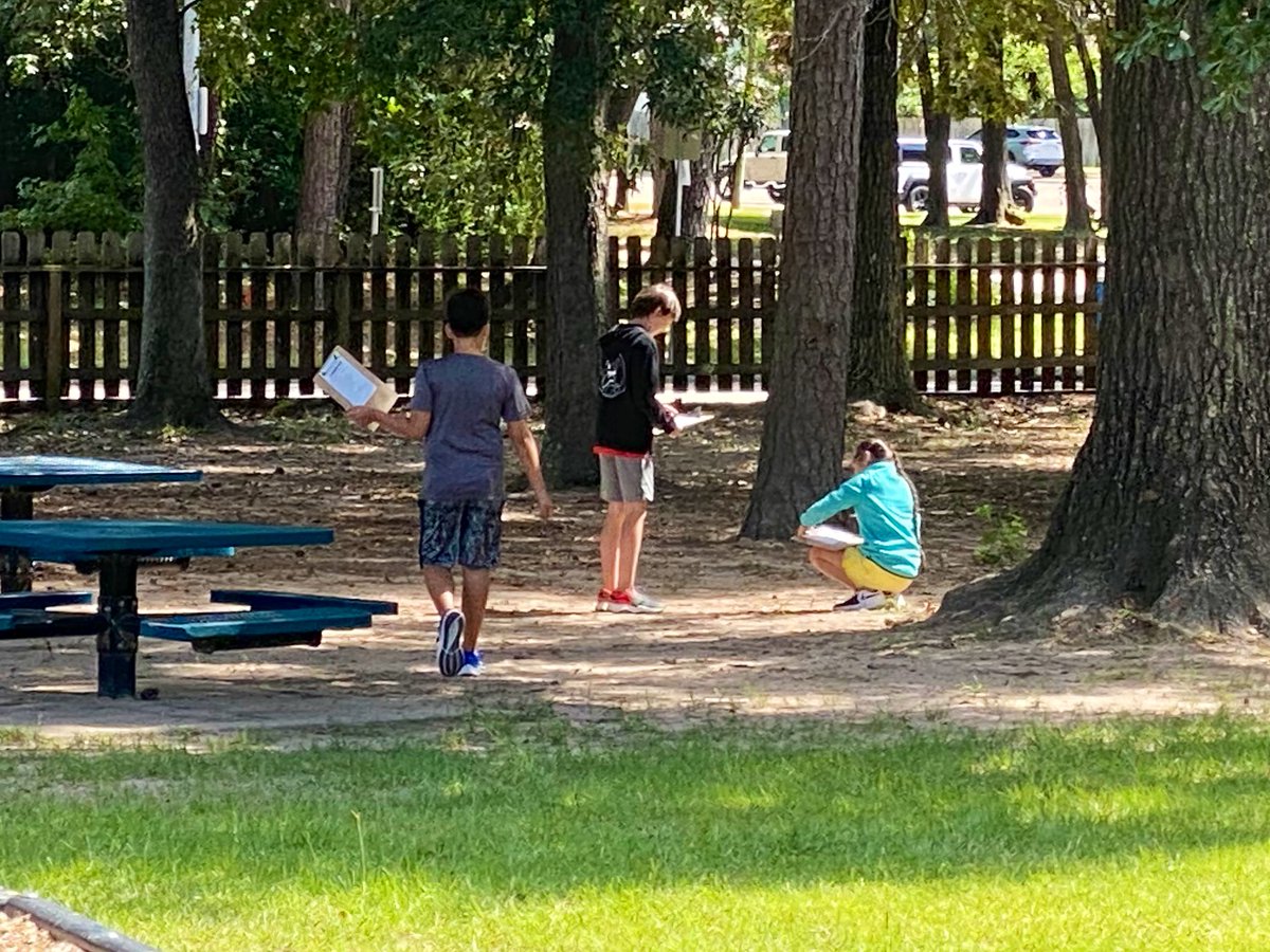 mrsCooperWHE's tweet photo. Back to school science scavenger hunt. #TeachOutside #TogetherWHEmakeATeam @HumbleISD_WHE #CoopsClassWHE https://t.co/M4ieuKY0jA