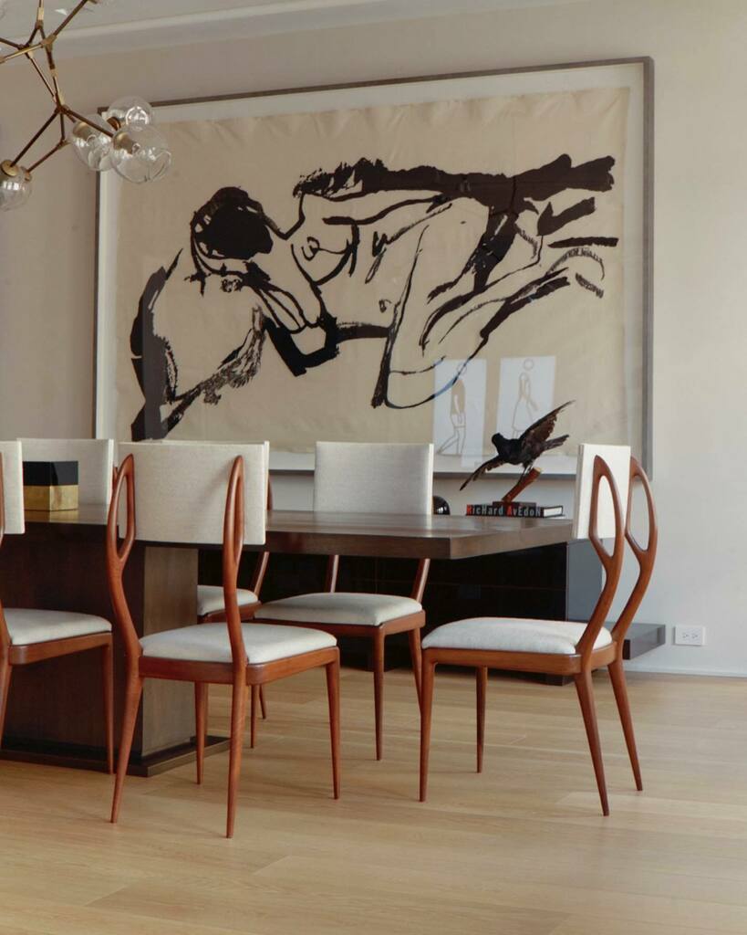 espasso's tweet photo. GS4 Dining Chair⁠⁠
by Giuseppe Scapinelli, 1950⁠⁠
⁠⁠
Seen here at a dining room in a NYC loft, the GS4 Dining Chair embodies the fusion between Brazilian 'bossa' and European craftsmanship that is so characteristic of Scapinelli's work. The way he works the wood to retai… https://t.co/NdqnkOhGBa