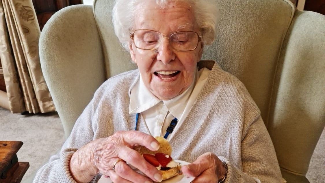 Holbrook Hall Residential Care Home (Belper) tweet media