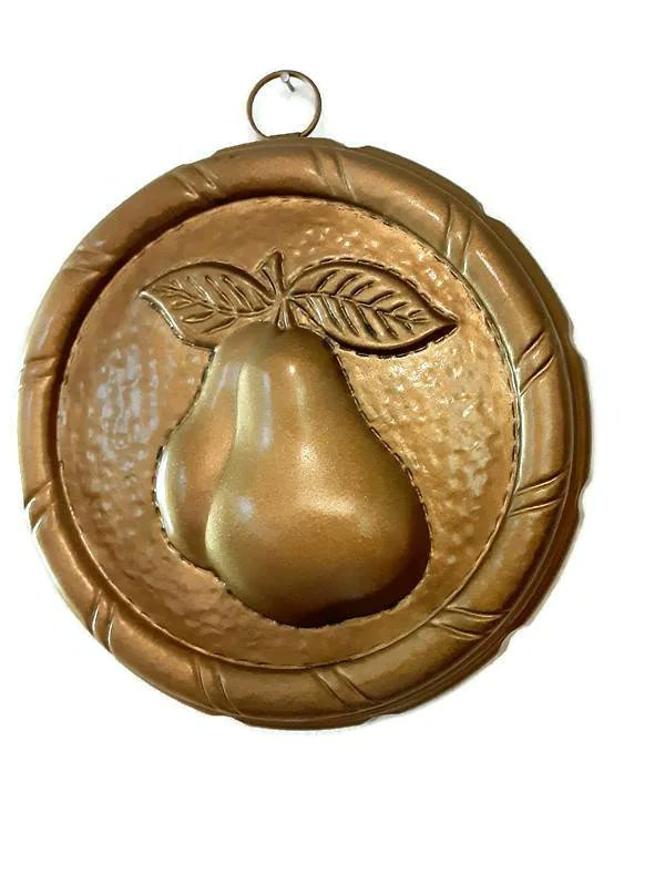 Hammer Brass Over Tin Pear Mold, Vintage Fruit Jello Mold, French Country Home Decor, Gold Pear Wall Decor etsy.me/3AtGZvA #gold #pearmold #pearsalad #colddishsalad #cookingmolds #jellodeserts #countryfrench #bohemiandecadence #coppermold