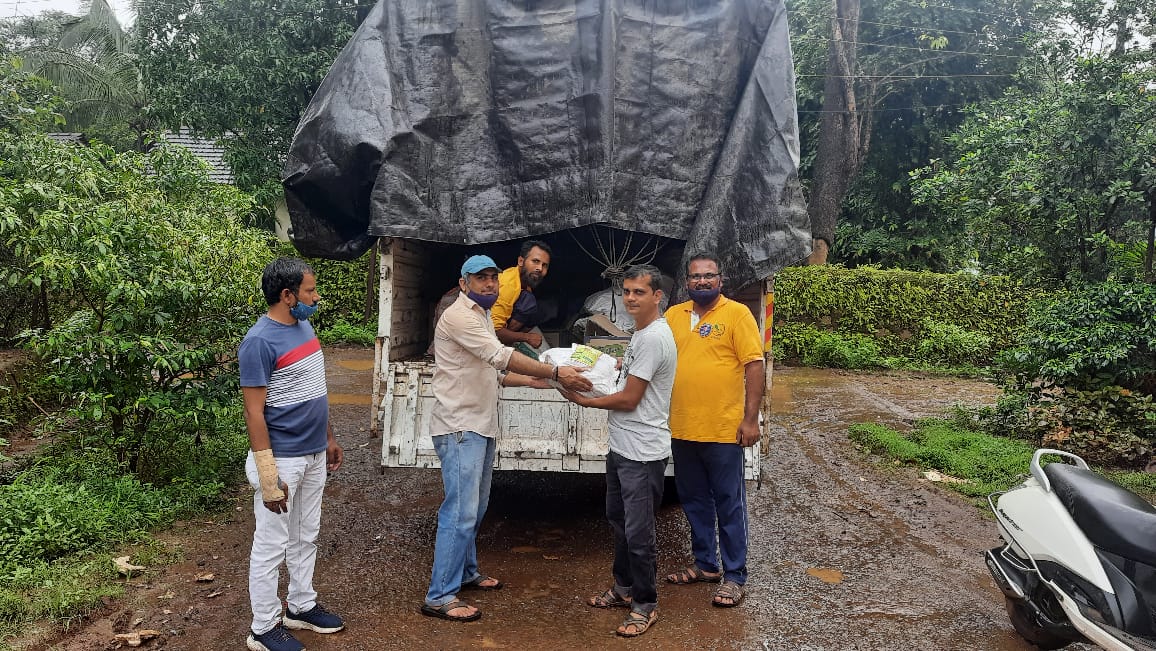 रोटरी क्लब ऑफ वाघोली आणि हायवेज इंफिनिटी तर्फे आज रोजी पूरग्रस्त महाड येथे आदिवासी आणि कातकरी वस्ती मध्ये अन्नधान्य, कपडे, सॅनिटरी वस्तू तसेच खाद्यपदार्थ याचे वाटप करण्यात आले. <a href="/Rotary/">Rotary International</a> <a href="/WagholiHSA/">Wagholi Hsg Soc Assoc (WHSA)</a> <a href="/WagholiHelpdesk/">Wagholi Covid Helpdesk</a> <a href="/WagholiTimes/">Wagholi Times</a> @GreenWagholi <a href="/AshokPawarMLA/">Ashok Pawar</a> <a href="/punekarnews/">Punekar News</a>