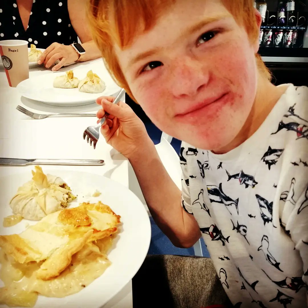 ChamwellCentre's tweet image. #Day3 #ActiveImpact #OfCourseWeCan cooking workshop with @wigglycharity @ChamwellCentre   👨‍🍳🥄Lots of fun creating in the kitchen &amp;amp; smiles all round when lunchtime arrived! 🍛 #ChamwellCentre CEO Gilli Appleby was invited to join them for lunch today - thank you everyone 😋👍