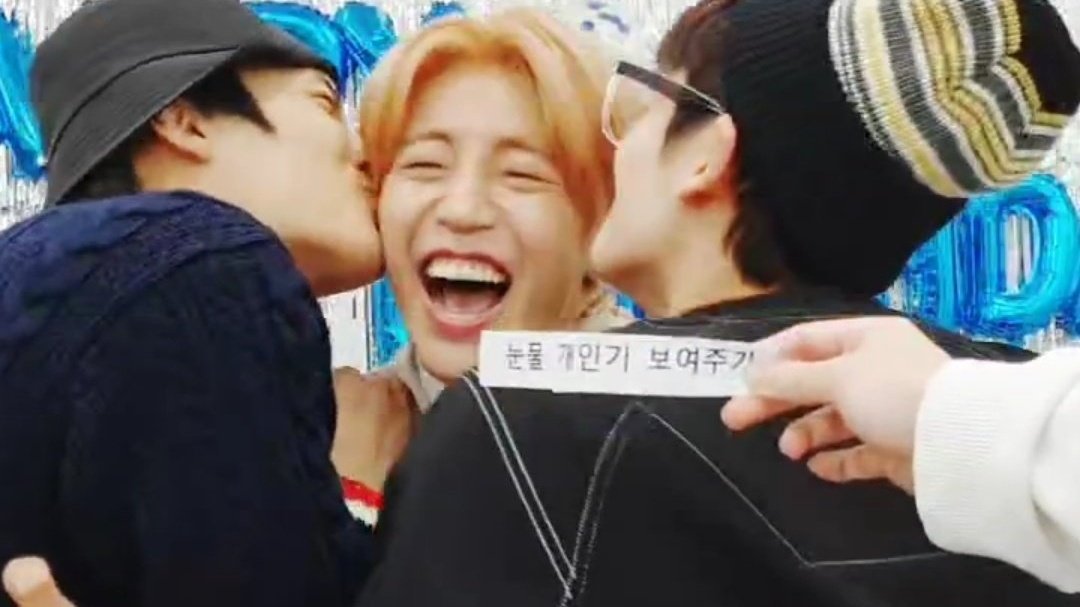 galaxyjiham's tweet photo. i'm so glad a.c.e have each other 

#HAPPY_BK_DAY
#살아도_김병관_죽어도_김병관
#에이스 #김병관 @official_ACE7 #ACE #KIMBYEONGKWAN https://t.co/fKdMIpP9Ya