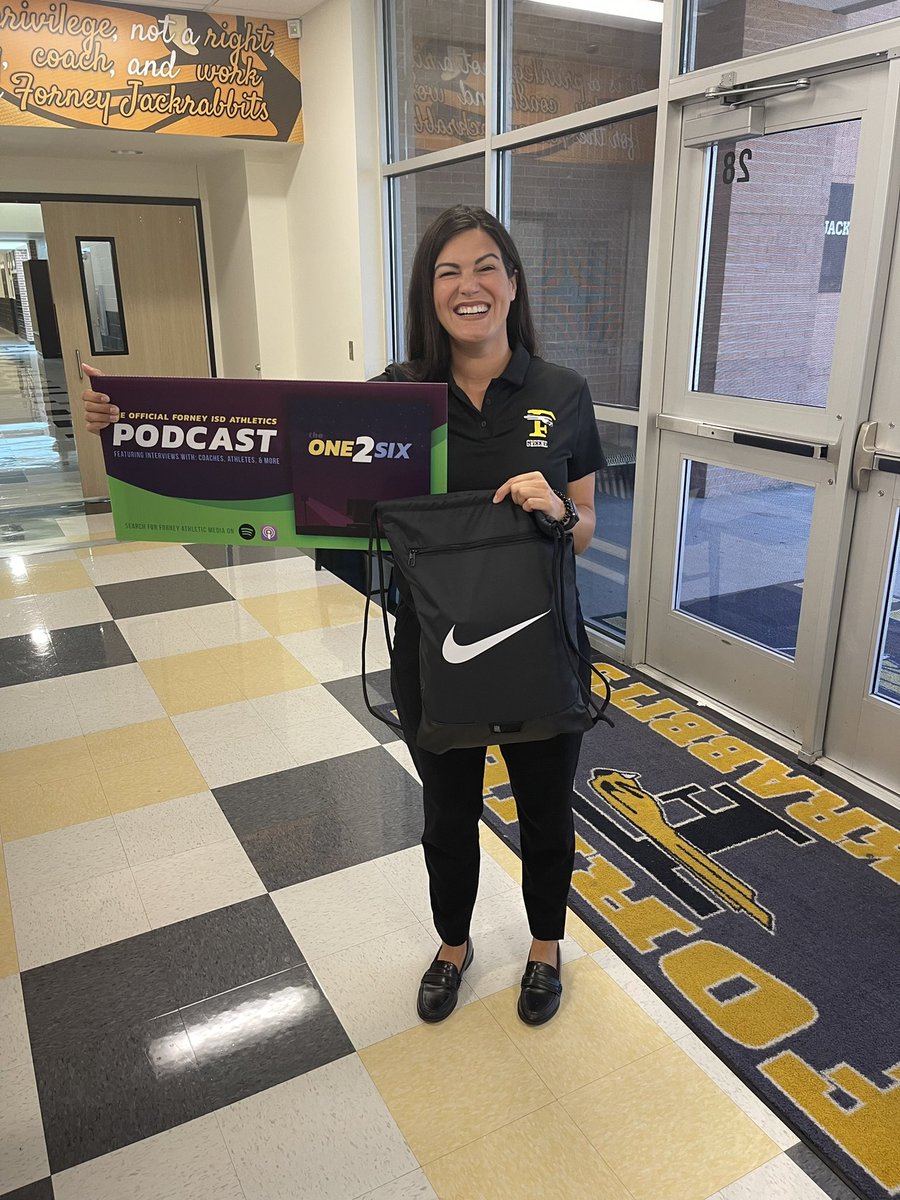 ForneyAthletics's tweet photo. This weeks 🤩winner 🎉 of the One2Six What-A-Question trivia is ..🥁 🥁🥁
@FernandezAmber from @Forney_Rabbits 
We hope you enjoy your "swag" which includes a free Whataburger from @Whataburger @forneyisd https://t.co/wTtX5MYHCH
