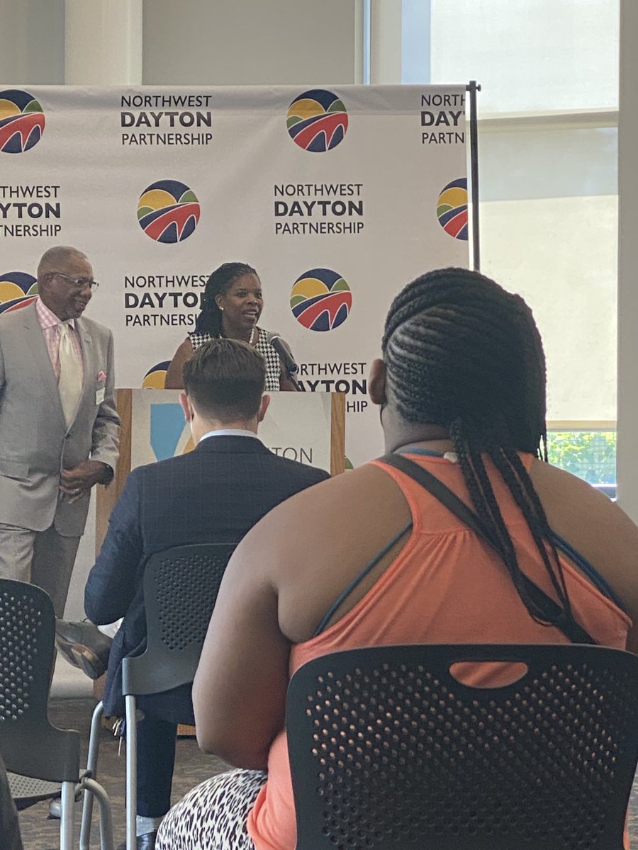 Robyn Lightcap tweet media