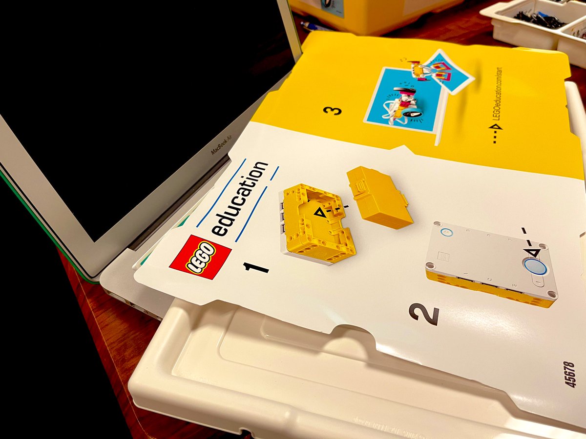sharodickerson's tweet photo. We are rocking and rolling with EPISD Robotics today as we build opportunities for all students! π€©@ELPASO_ISD #IAmEPISD #EPISDActiveLearning @EPISD_ITS @LArriaga19 @moodforlearning @EPISDALF π€ https://t.co/5AHPKd1aYH